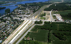 Vue aérienne de l'autoroute 30 à Montréal, Canada